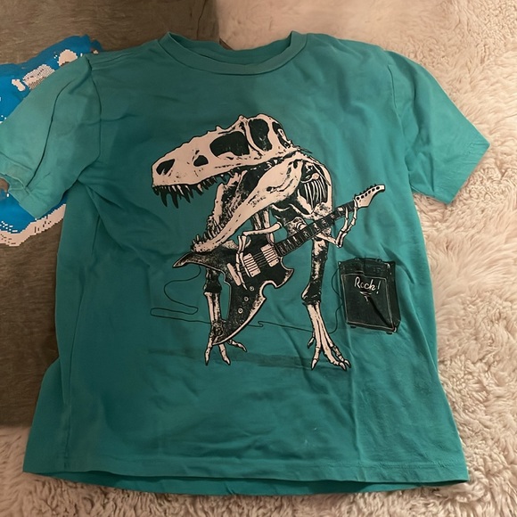 Size 5 boys shorts and shirts - Picture 7 of 13